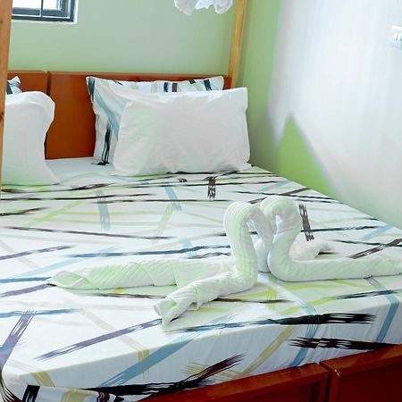 L&J Modern Backpackers Bnb 达累斯萨拉姆 外观 照片