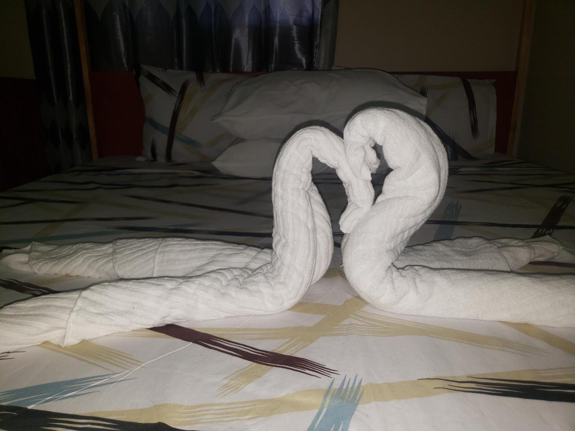 L&J Modern Backpackers Bnb 达累斯萨拉姆 外观 照片