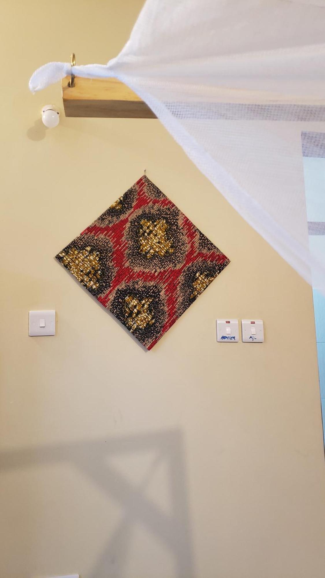 L&J Modern Backpackers Bnb 达累斯萨拉姆 外观 照片