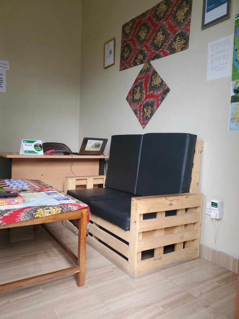 L&J Modern Backpackers Bnb 达累斯萨拉姆 外观 照片