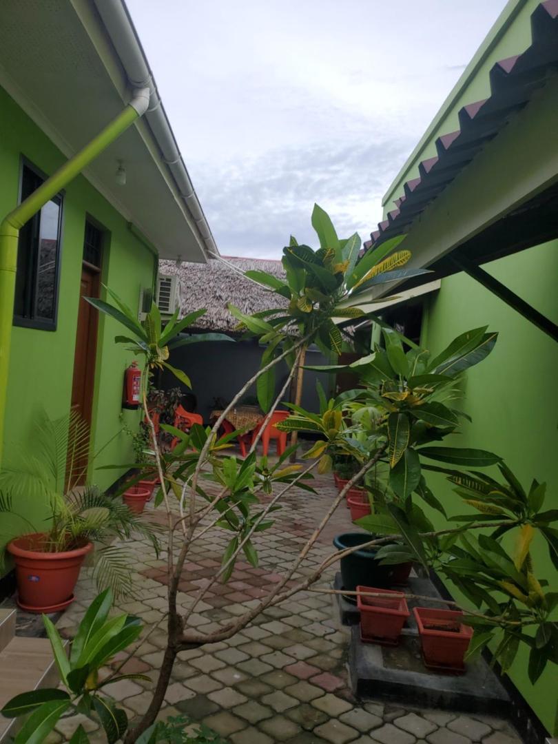 L&J Modern Backpackers Bnb 达累斯萨拉姆 外观 照片